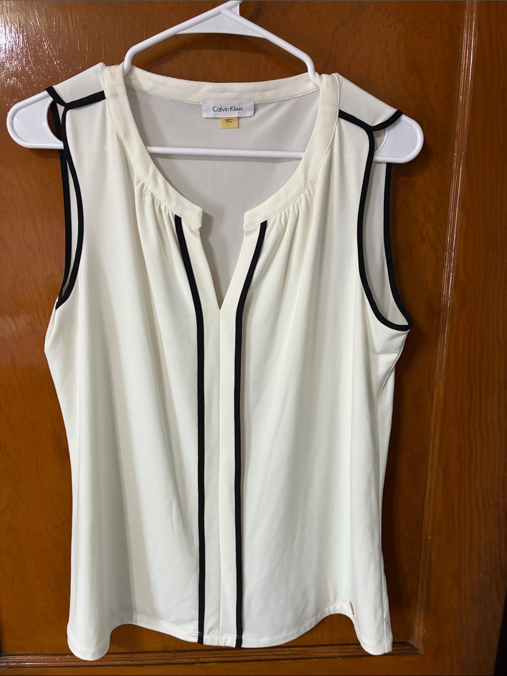 #21 - Calvin Klein Women's Cream Sleeveless Blouse with Black Trim